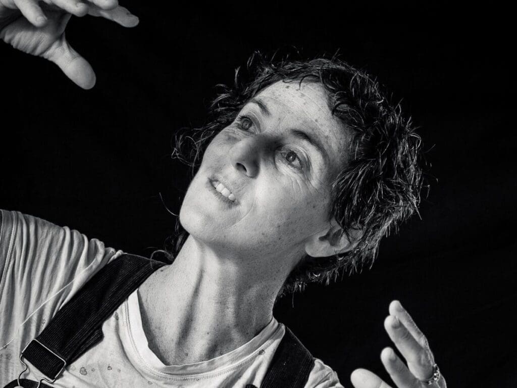 Sari find your story 12x9 1