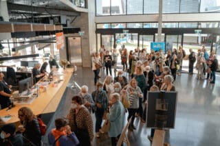 Mrrwf sat 016. Jpg main foyer crowds